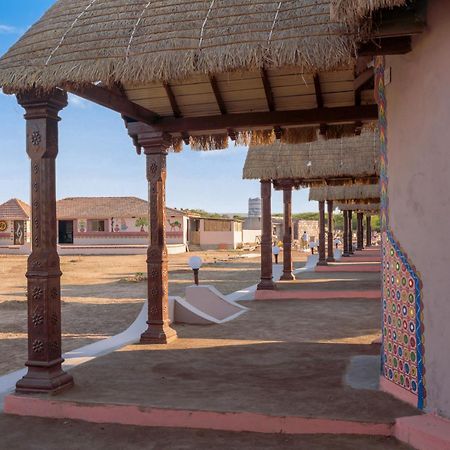 Dholavira Village Resort Esterno foto