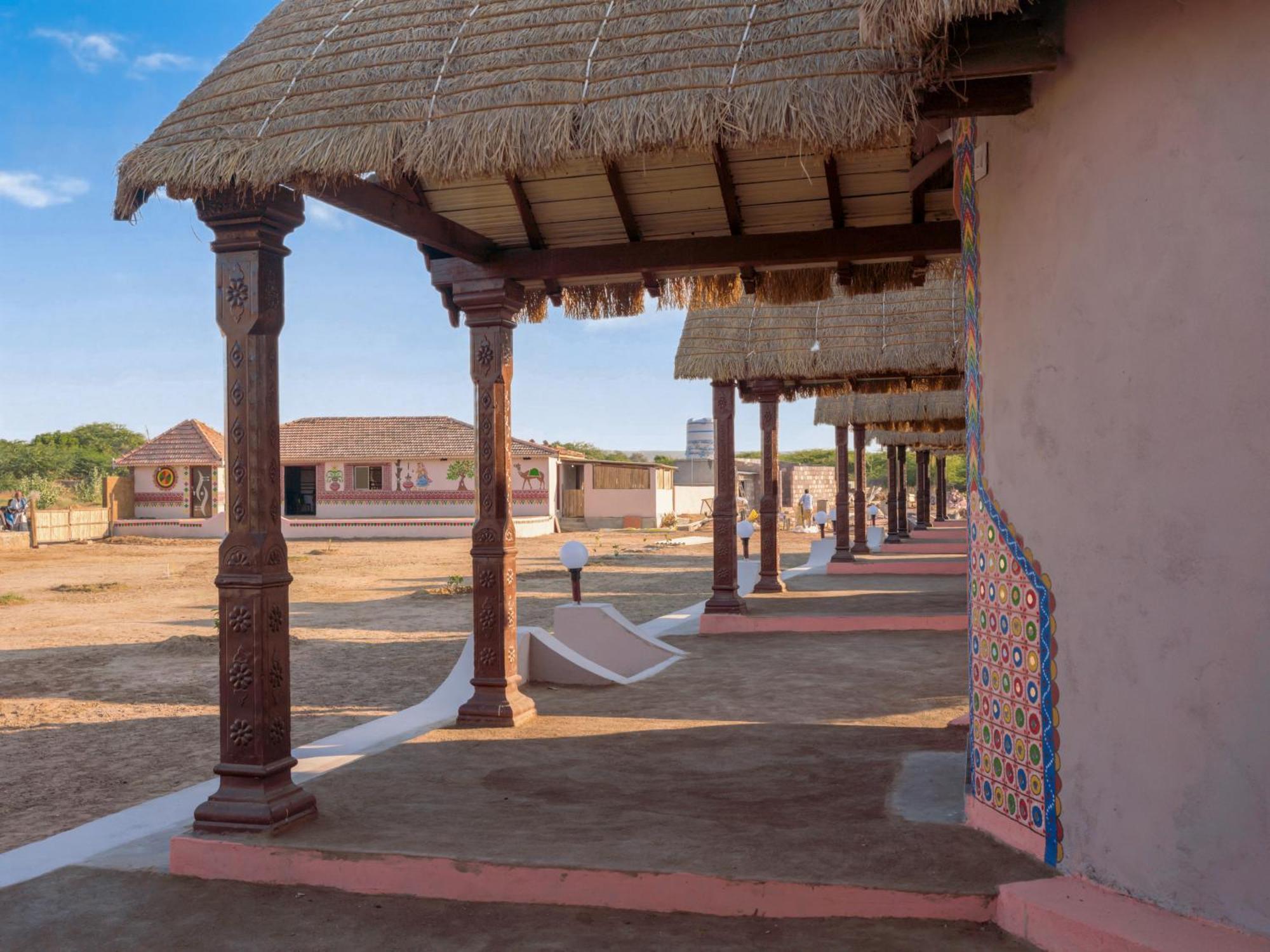 Dholavira Village Resort Esterno foto