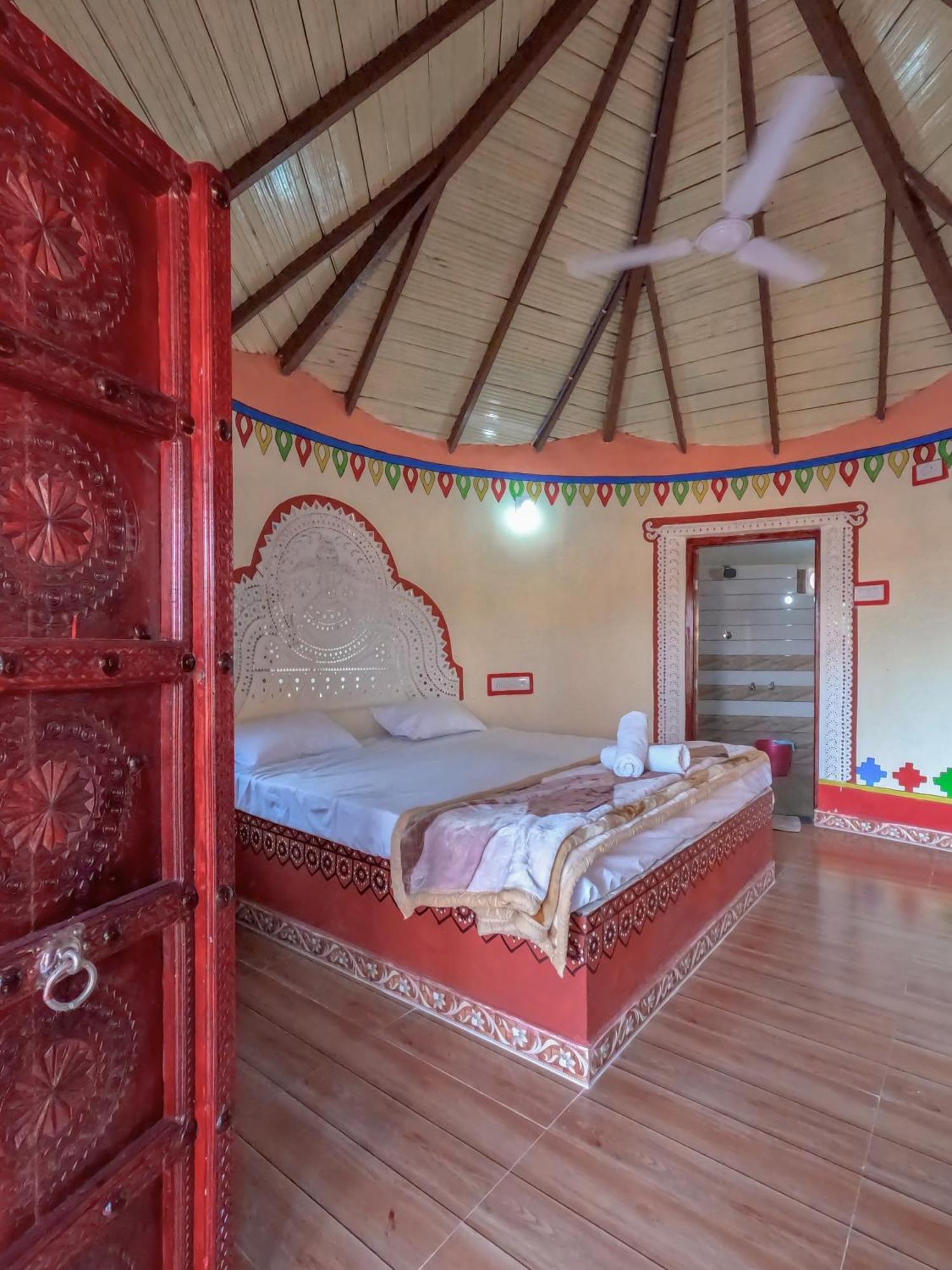 Dholavira Village Resort Esterno foto