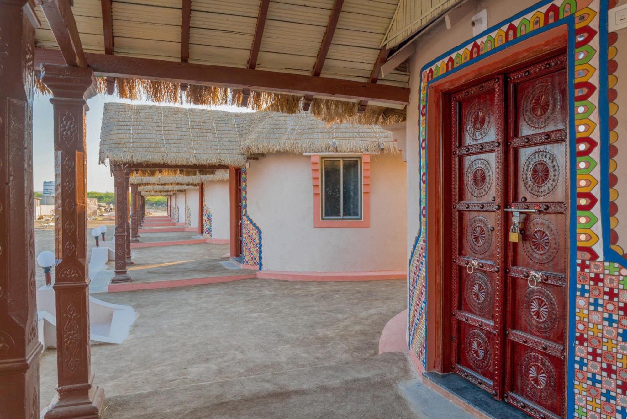 Dholavira Village Resort Esterno foto
