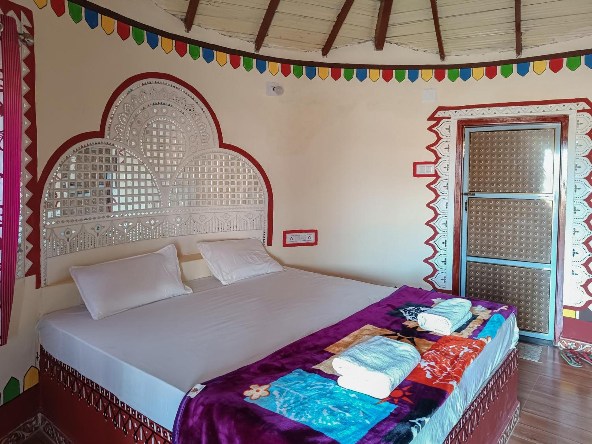 Dholavira Village Resort Esterno foto