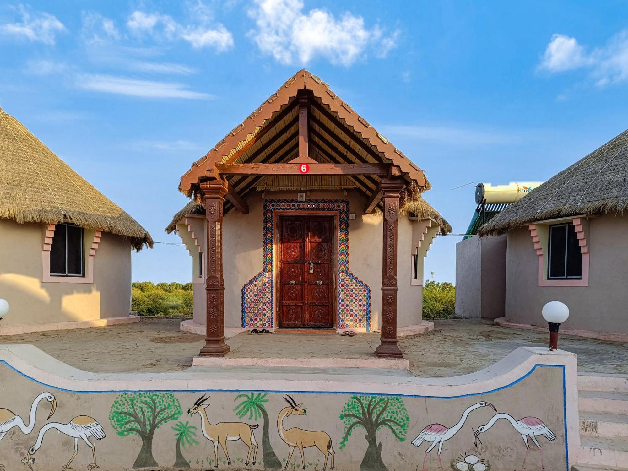 Dholavira Village Resort Esterno foto